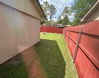 423 Marsha Street - Photo Thumbnail 7