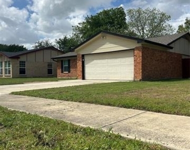 423 Marsha Street - Photo Thumbnail 4