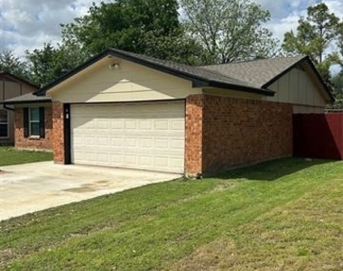 423 Marsha Street - Photo Thumbnail 2