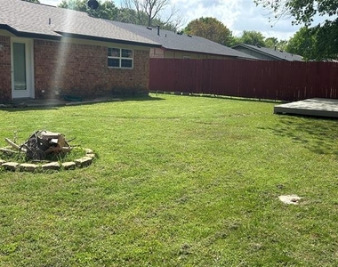 423 Marsha Street - Photo Thumbnail 5