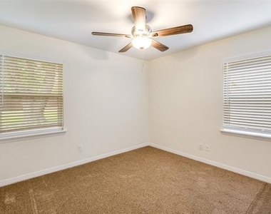 8635 Ashcroft Avenue - Photo Thumbnail 6