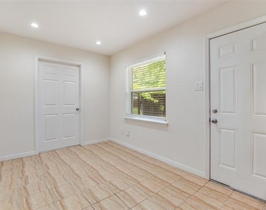 8635 Ashcroft Avenue - Photo Thumbnail 1