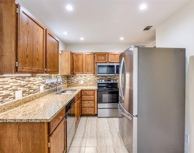 8635 Ashcroft Avenue - Photo Thumbnail 3