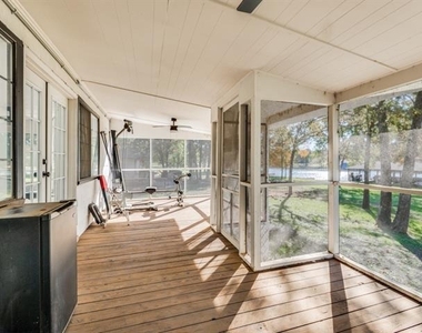 504 Kiowa Drive E - Photo Thumbnail 13