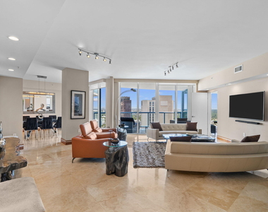 333 Las Olas Way - Photo Thumbnail 2