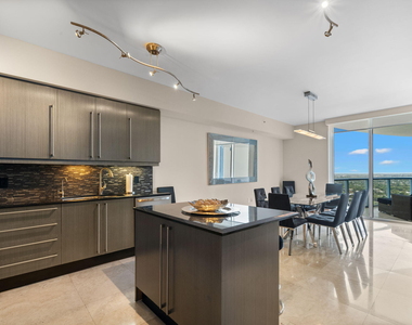 333 Las Olas Way - Photo Thumbnail 8