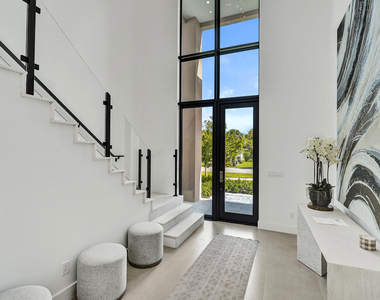 235 Ne 11th Street - Photo Thumbnail 1