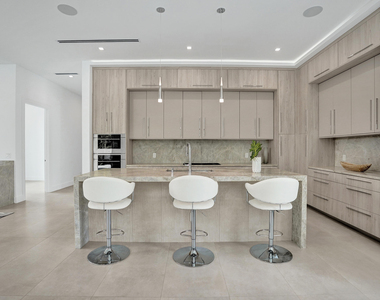 235 Ne 11th Street - Photo Thumbnail 12