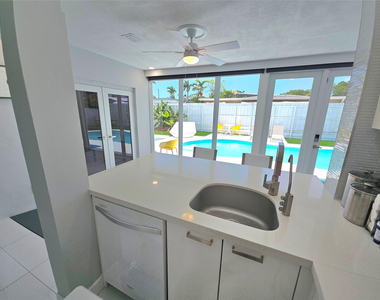 3680 Ne 16th Avenue - Photo Thumbnail 5