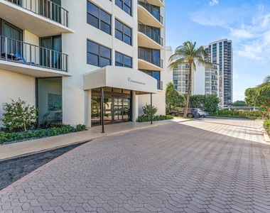 5420 N Ocean Drive - Photo Thumbnail 20