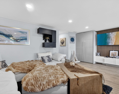 212 High Point Ter - Photo Thumbnail 7