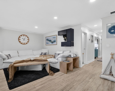 212 High Point Ter - Photo Thumbnail 5