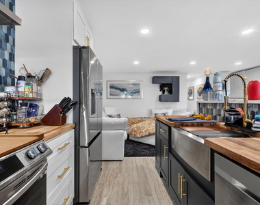 212 High Point Ter - Photo Thumbnail 18