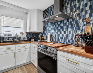 212 High Point Ter - Photo Thumbnail 16