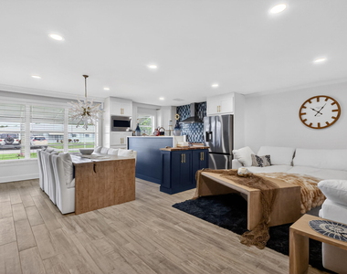 212 High Point Ter - Photo Thumbnail 11