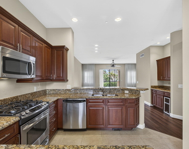 803 Del Sol Circle - Photo Thumbnail 8