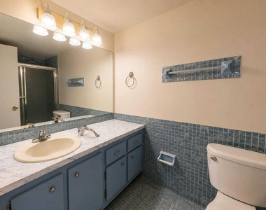 4750 Nw 22nd Court - Photo Thumbnail 17