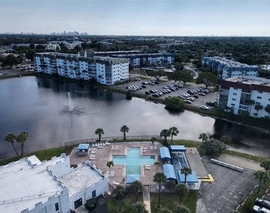4750 Nw 22nd Court - Photo Thumbnail 13