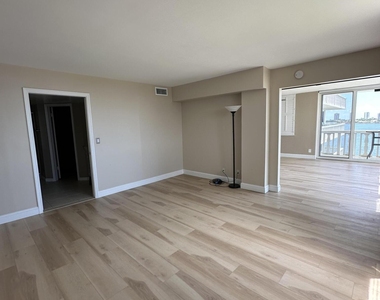 301 Lake Shore Drive - Photo Thumbnail 8