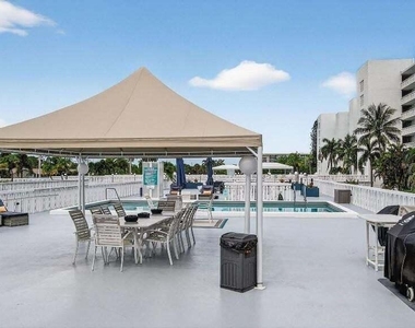 301 Lake Shore Drive - Photo Thumbnail 21