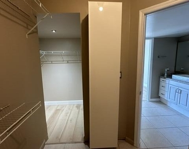 301 Lake Shore Drive - Photo Thumbnail 13