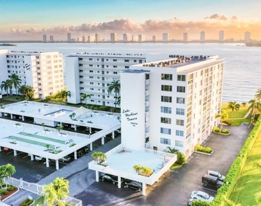 301 Lake Shore Drive - Photo Thumbnail 19