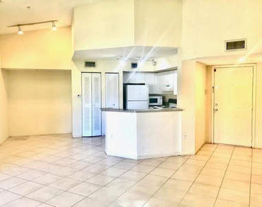 741 N Pine Island Road - Photo Thumbnail 24