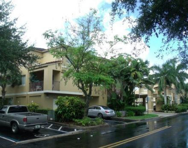 741 N Pine Island Road - Photo Thumbnail 14