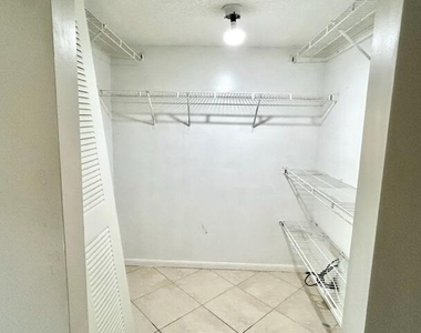 741 N Pine Island Road - Photo Thumbnail 25