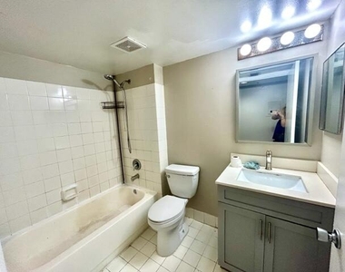 741 N Pine Island Road - Photo Thumbnail 31