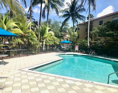 741 N Pine Island Road - Photo Thumbnail 7