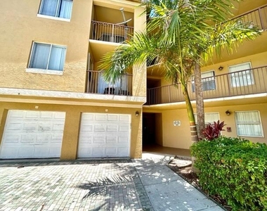741 N Pine Island Road - Photo Thumbnail 13
