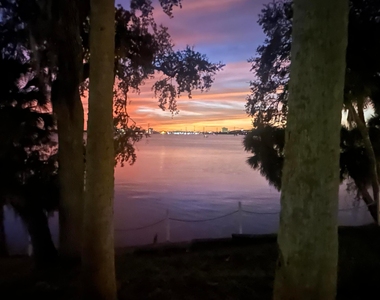 225 S Tropical Trail - Photo Thumbnail 5