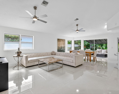 2218 Nw 52nd Street - Photo Thumbnail 2