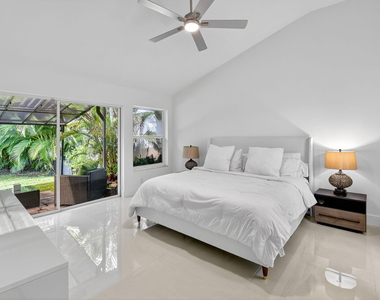 2218 Nw 52nd Street - Photo Thumbnail 13