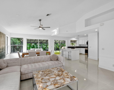 2218 Nw 52nd Street - Photo Thumbnail 3