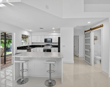 2218 Nw 52nd Street - Photo Thumbnail 7