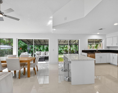 2218 Nw 52nd Street - Photo Thumbnail 4