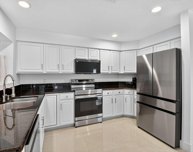 2218 Nw 52nd Street - Photo Thumbnail 9