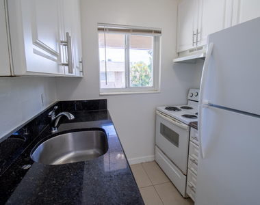 1727 Liberty Street - Photo Thumbnail 4