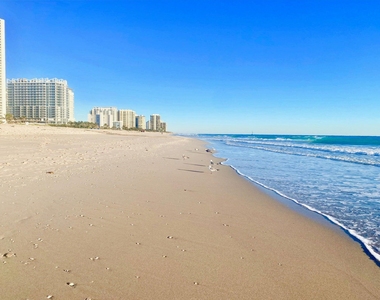 4100 N Ocean Drive - Photo Thumbnail 2