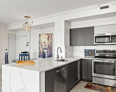 616 Clearwater Park Road - Photo Thumbnail 2