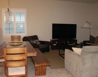 10274 Prato Street - Photo Thumbnail 8