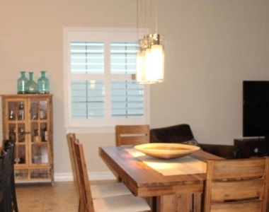 10274 Prato Street - Photo Thumbnail 9