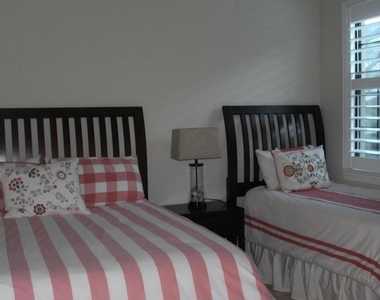 10274 Prato Street - Photo Thumbnail 15