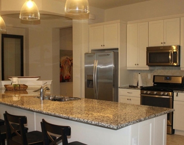 10274 Prato Street - Photo Thumbnail 6