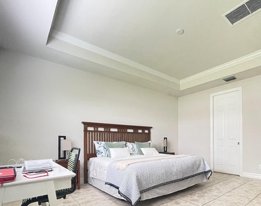 10274 Prato Street - Photo Thumbnail 25