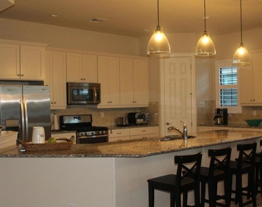 10274 Prato Street - Photo Thumbnail 7