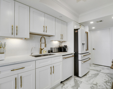 5280 N Ocean Drive - Photo Thumbnail 3