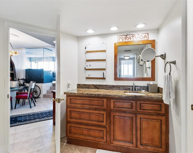 333 Sunset Drive - Photo Thumbnail 5